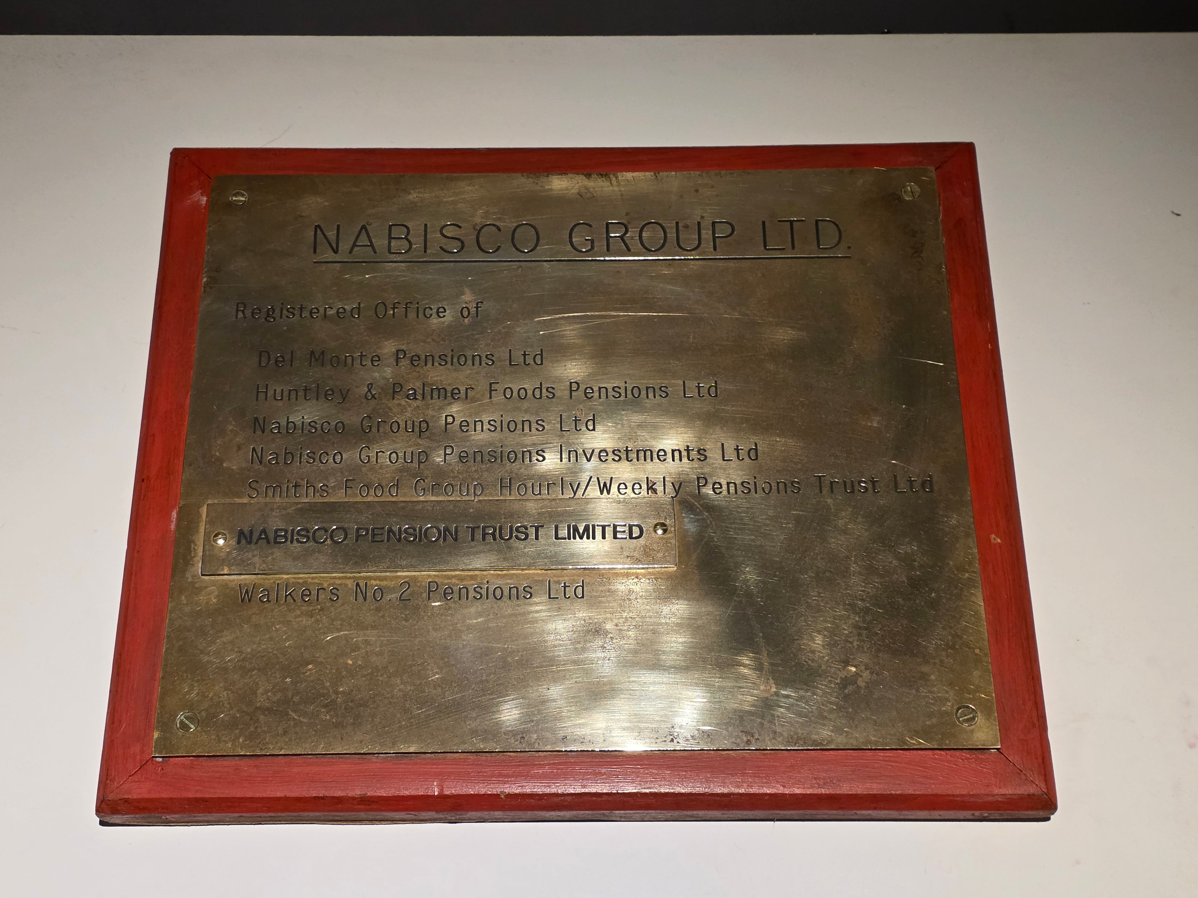 Vintage Nabisco Group Ltd Brass Registered Office Plaque on Wooden Mount – Pension Trust / Company Sign